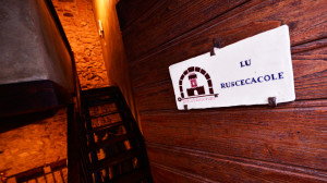 3-Lu-ruscecacole-insegna
